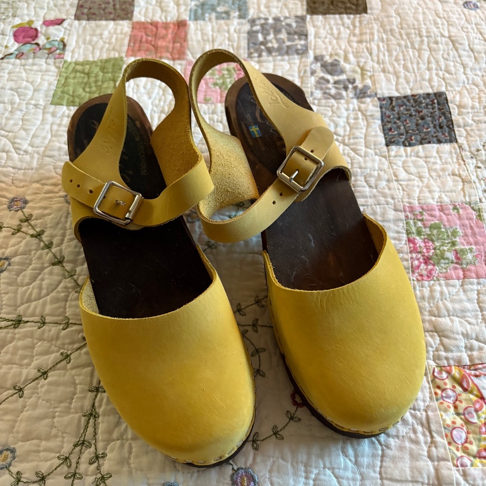Lotta from Stockholm yellow clogs 41 9.5